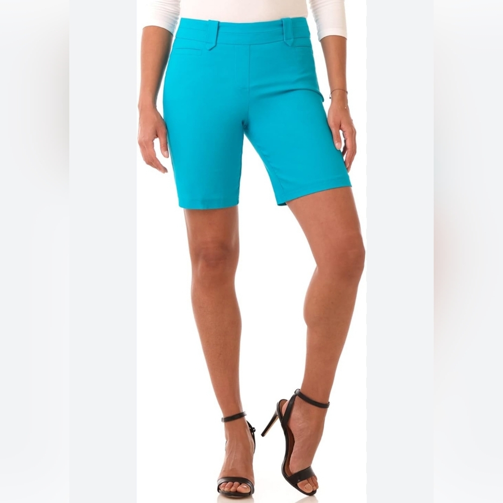 Soho Apparel Turquoise Midrise Pull-On Bermuda Shorts size Medium